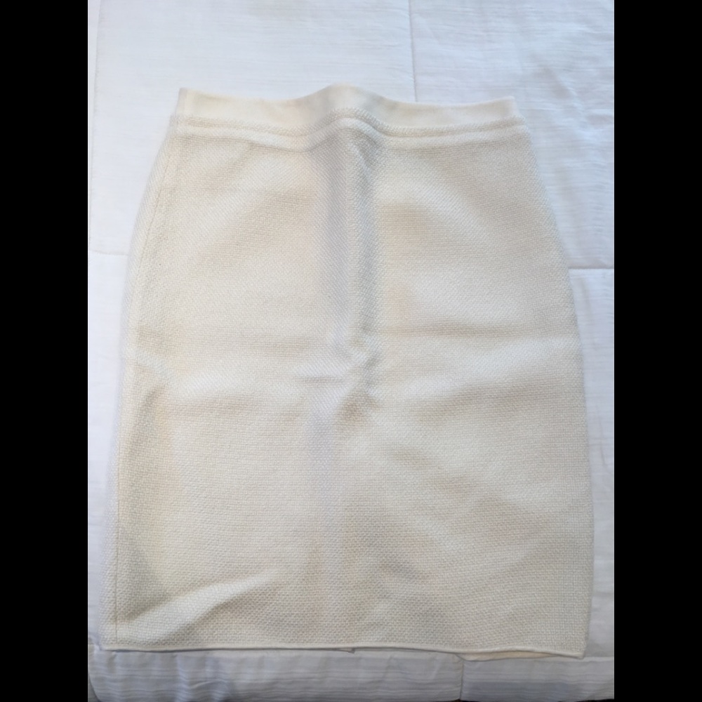 Vera wang lmoff-white knee length skirt